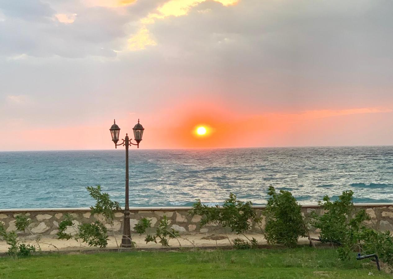 Amazing beach view in Ras Sudr راس سدر Ras Sedr Raʼs Matārimah Exterior foto